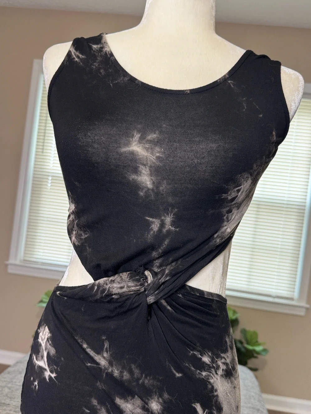 Hot & Delicious Black Tie-Dye Cutout Maxi Dress - Picture 3 of 4